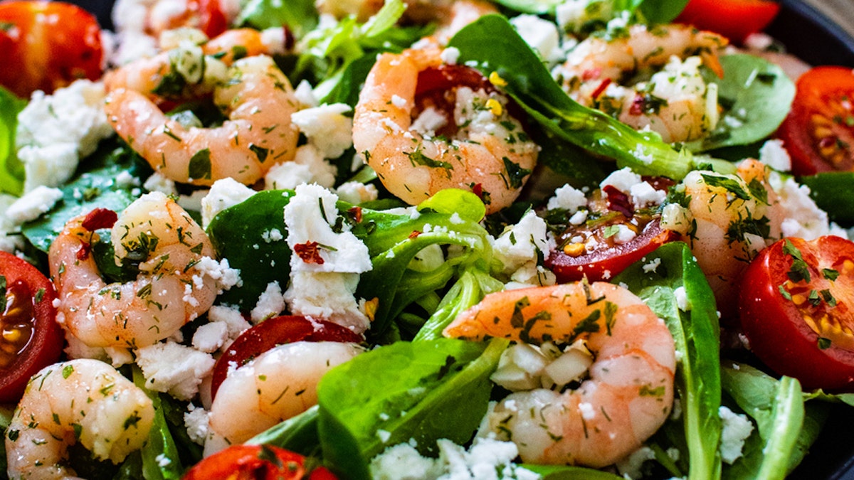 Shrimp and spinach salad