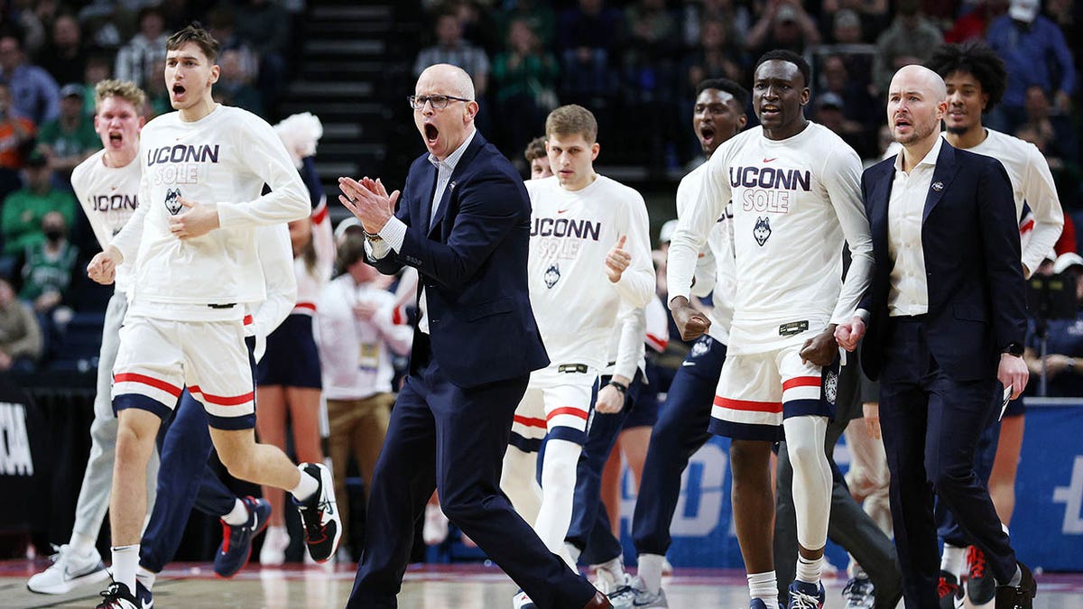 Dan Hurley and Uconn celebrate