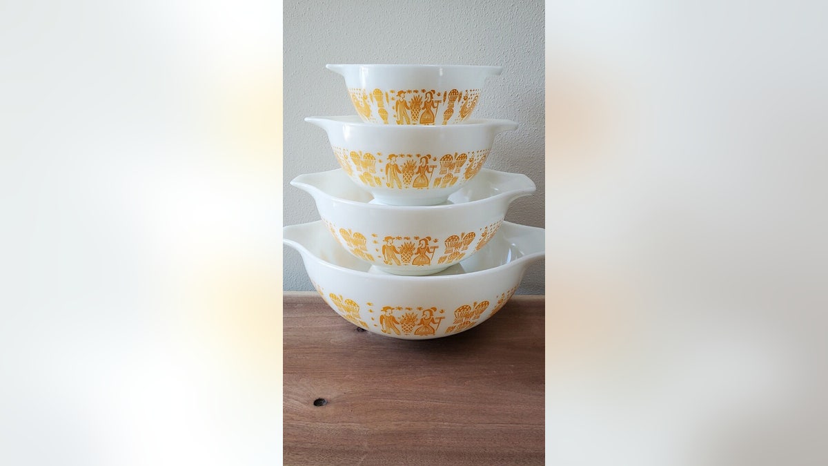 Orange butterprint pyrex bowls