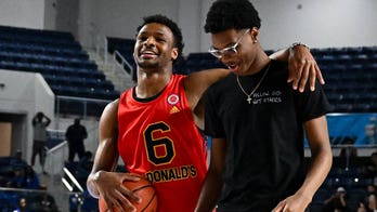 Bronny James dunks over brother at Powerade JamFest