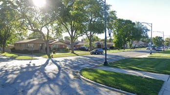 Squatters take over Chicago woman's home as she tries to sell, claim they've been scammed themselves: report
