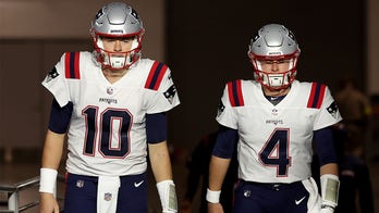 Patriots players were split between Mac Jones and Bailey Zappe during season, retired star says