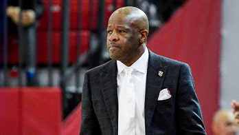 Former St. John's coach Mike Anderson seeking $45.6 million in lawsuit following Rick Pitino hire