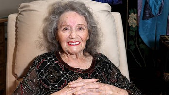 Gloria Dea, first Las Vegas magician, dead at 100