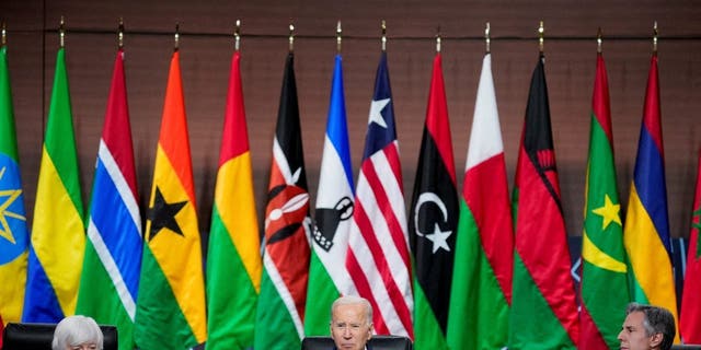La secretaria del Tesoro de EE. UU., Janet Yellen, el presidente Joe Biden y el secretario de Estado, Antony Blinken, asisten a la sesión de clausura de la Cumbre de líderes de EE. UU. y África sobre la mejora de la seguridad alimentaria y la resiliencia de los sistemas alimentarios, en el Centro de Convenciones Walter E. Washington, en Washington, D.C. , EE. UU., 15 de diciembre de 2022.
