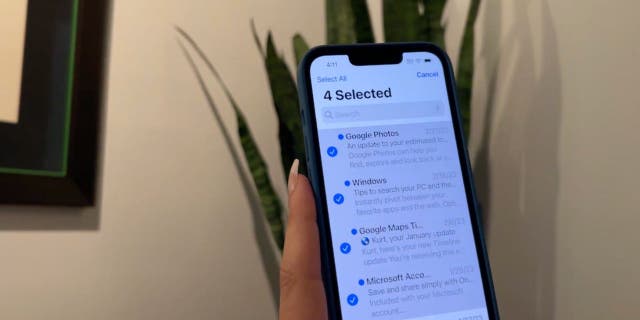 You'll see multiple items selected after the swipe.