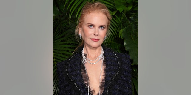 Nicole Kidman chose to go braless on the red carpet.