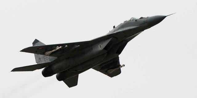 El gobierno de Eslovaquia aprobó un plan para dotar a Ucrania de una flota de cazas MiG-29 de la era soviética.  El primer ministro Eduard Heger anunció la decisión el 17 de marzo de 2023.