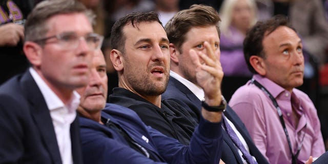 Andrew Bogut terlihat pada pertandingan ketiga seri Grand Final NBL antara Sydney Kings dan Tasmania JackJumpers di Qudos Bank Arena pada 11 Mei 2022, di Sydney, Australia.