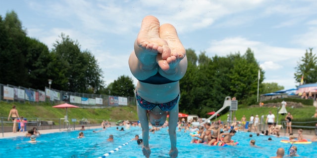 Women Allowed To Go Topless At Berlin Public Swimming Pools City Decides