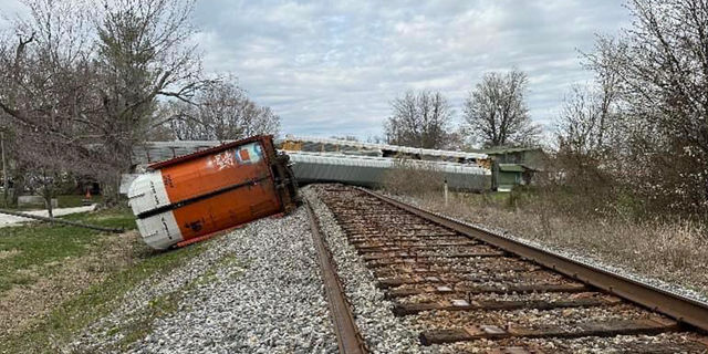 According to Kentucky State Police, the CSX train derailed around 3 p.m. after attempting to avoid a semi truck that was on the tracks.