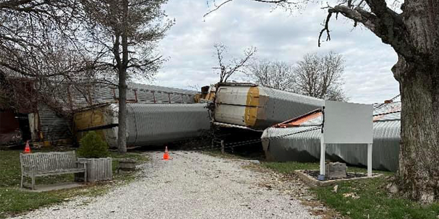 The train was not carrying any chemicals, it was transporting cars.