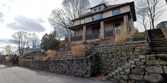 The location of Elizabeth Warren's son, earlier it was destroyed by a occurrence connected Tuesday, March 21.