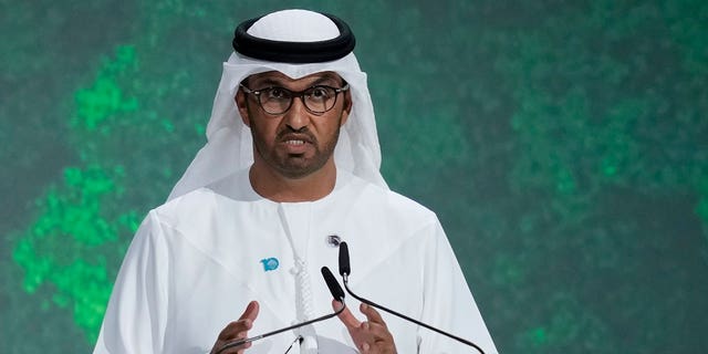Sultan al-Jaber, CEO Abu Dhabi National Oil Co., berbicara selama KTT Pemerintah Dunia di Dubai, Uni Emirat Arab, 14 Februari 2023. 