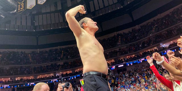 Arkansas' Eric Musselman goes shirtless to celebrate upset win over Kansas | Fox News Arkansas' Eric Musselman goes shirtless to celebrate upset win over Kansas | Fox News