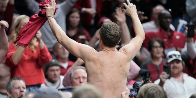Arkansas head coach Eric Musselman reacts after a second-round college basketball game against Kansas in the NCAA Tournament Saturday, March 18, 2023, in Des Moines, Iowa.