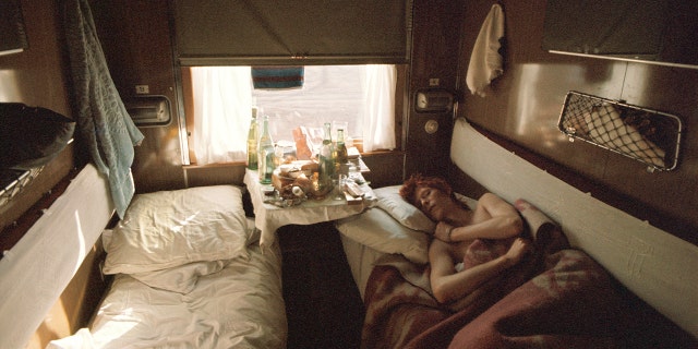 Geoff MacCormack said David Bowie wasn't the typical rock star while on the road. 