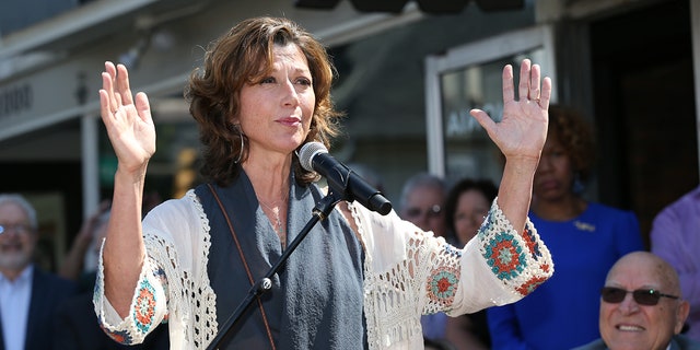 Amy Grant says the fall from her bicycle impacted her memory.