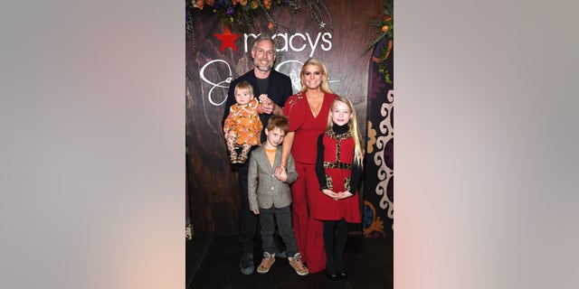 Jessica Simpson poses with Eric Johnson and their three children: Birdie Mae Johnson, Ace Knute Johnson and Maxwell Drew Johnson in 2020.
