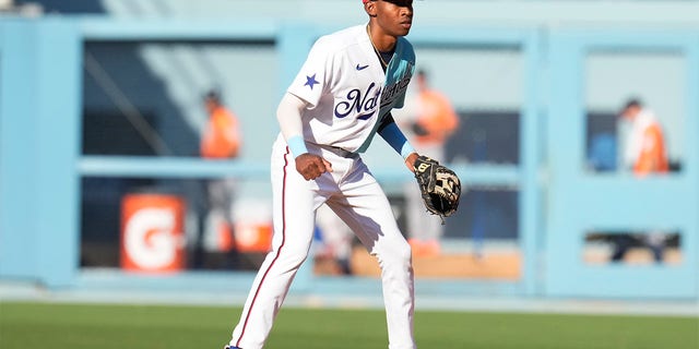 Darren Baker de los Wilmington Blue Rocks (Nacionales) en la sexta entrada de un juego MLB All-Star Futures en el Dodger Stadium de Los Ángeles el 16 de julio de 2022. 