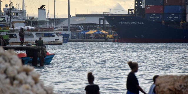 China asegura otra victoria en el Pacífico Sur en su intento por puerto de las Islas Salomón 4 Los barcos se muestran en el muelle del puerto de Honiara en Guadalcanal en las Islas Salomón el 30 de agosto de 2022.