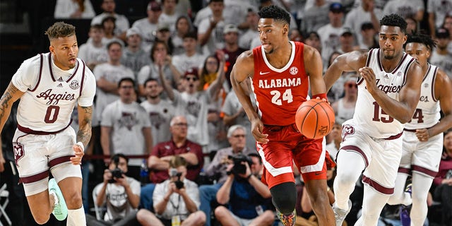 Alabama Crimson Tide forward Brandon Miller, #24, leads a fast break during the basketball game between the Alabama Crimson Tide and Texas A&amp;M Aggies at Reed Arena on March 4, 2023 in College Station, Texas. 