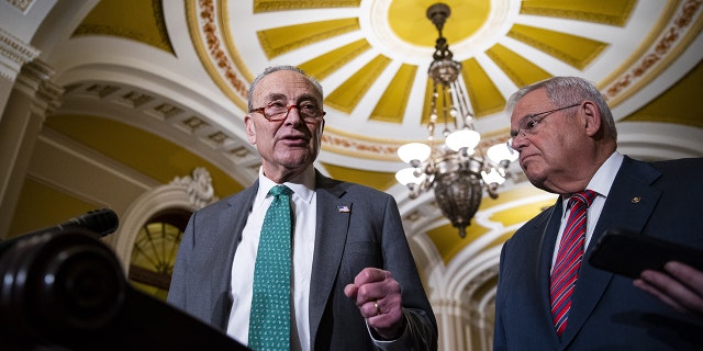 Ο ηγέτης της πλειοψηφίας της Γερουσίας Chuck Schumer, Δημοκρατικός από τη Νέα Υόρκη, μιλά στο Καπιτώλιο των ΗΠΑ στην Ουάσιγκτον, DC, ΗΠΑ, την Τετάρτη 15 Μαρτίου 2023.