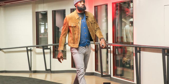 Los Angeles Lakers forward LeBron James (6) arrives prior to an NBA game between the Los Angeles Lakers and the Chicago Bulls on March 29, 2023, at the United Center in Chicago, IL.