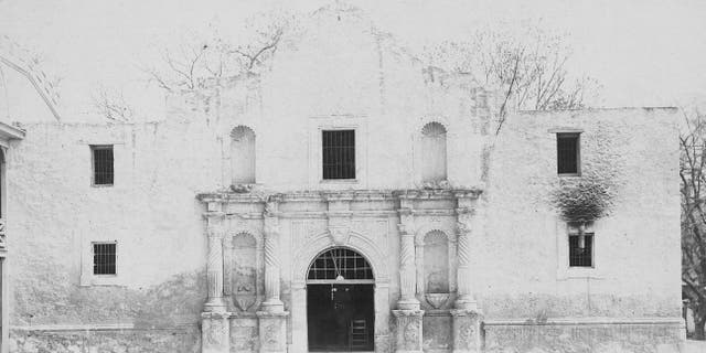 The Alamo, a Spanish mission, was erected in 1716 and is best known as the 1836 site of the Battle of the Alamo, a pivotal event in Texas history.