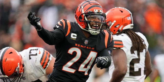 Vonn Bell #24 de los Cincinnati Bengals reacciona en el tercer cuarto contra los Cleveland Browns en el Paycor Stadium el 11 de diciembre de 2022 en Cincinnati, Ohio.