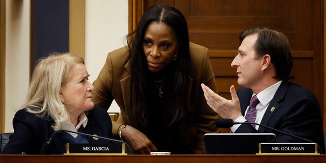 The hearing saw Select Subcommittee on the Weaponization of the Federal Government ranking member Del. Stacey Plaskett, DV.I., and Texas Democrat Rep. Sylvia Garcia ask testifying journalist Matt Taibbi to divulge his sources under oath.