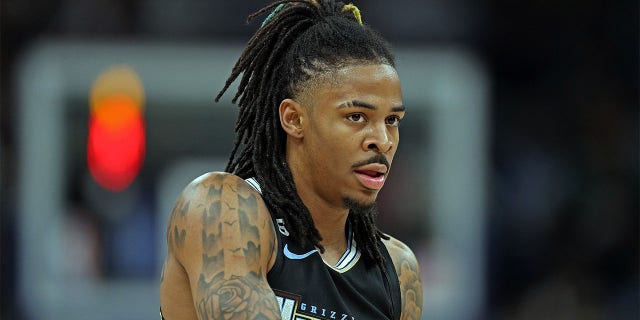 Memphis Grizzlies #12 Ja Morant durante el partido contra Los Angeles Lakers en FedExForum el 28 de febrero de 2023 en Memphis, Tennessee.  