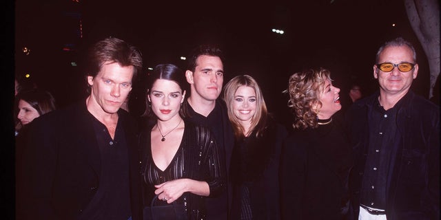 Kevin Bacon, Neve Campbell, Matt Dillon, Denise Richards, and Bill Murray together at the premiere for "Wild Things" in 1998. 