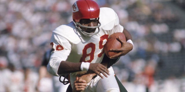 Kansas City Chiefs Otis Taylor (86) successful action, rushing against Green Bay Packers. Los Angeles, CA, January 15, 1967.
