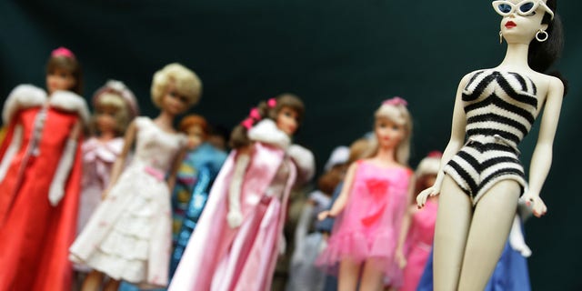kever zeevruchten Portret On this day in history, March 9, 1959, Barbie makes fashionable world debut  at New York Toy Fair | Fox News