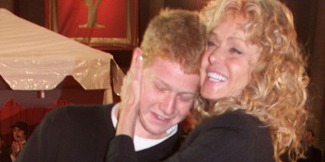 Farrah Fawcett's last words were her son's name, according to a pal.