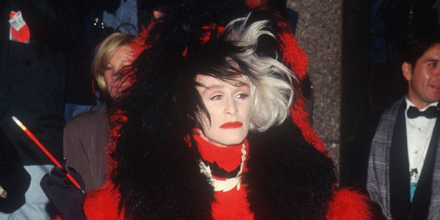 Prior to Stone taking on the role of the iconic Disney villain, Glenn Close played Cruella De Vil in "101 Dalmatians" and its sequel. 