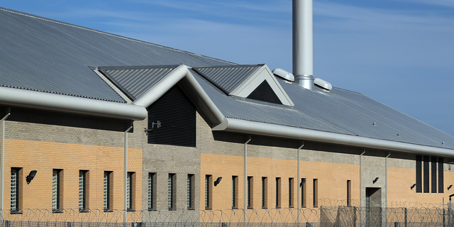 Descripción general de HMP Berwyn el 15 de marzo de 2017 en Wrexham, Gales.  Básicamente, la prisión de categoría C es una de las más grandes de Europa y puede albergar a unos 2.100 reclusos.