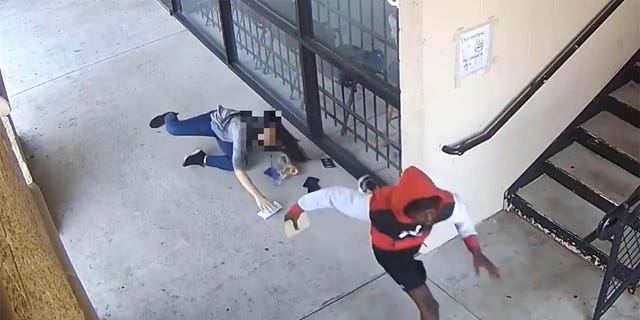 Houston Teens Arrested In Caught-on-camera 'jugging' Robbery That Left ...