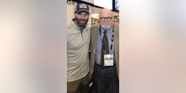 Jack Carr together with Stephen Hunter. Carr shares this photo on his Instagram account — and says that "Stephen surprised me at a book signing."