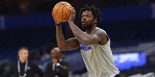 Julius Randle of the New York Knicks warms up before a game against the Orlando Magic at the Amway Center on March 23, 2023 in Orlando, Florida. 