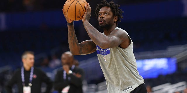 Julius Randle of the New York Knicks warms up before a game against the Orlando Magic at the Amway Center on March 23, 2023 in Orlando, Florida. 