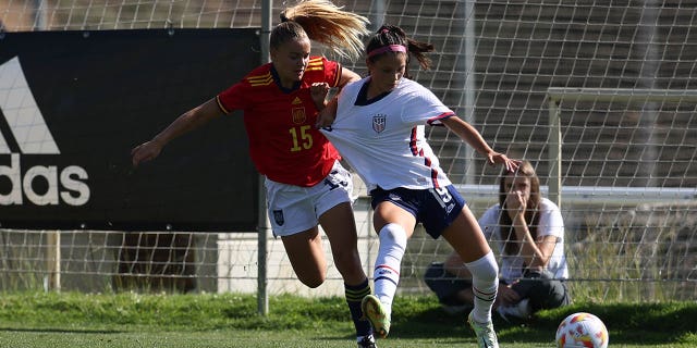 Melanie Bárcenas of US Soccer U17 and Sara Ortega of Spain U17 in action during their match at Ciudad del Futbol on August 25, 2022 in Madrid.