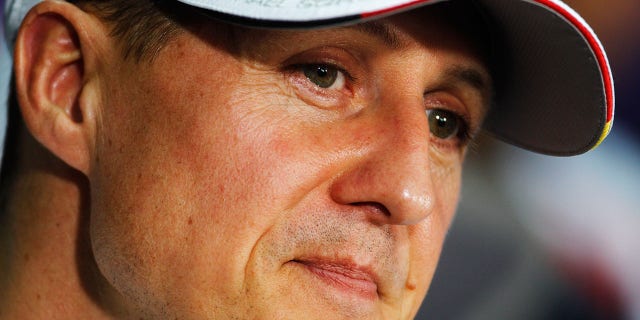 Michael Schumacher de Alemania durante una conferencia de prensa