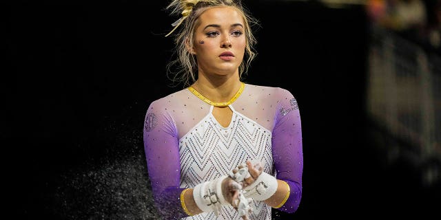 Olivia Dunne, gymnaste des LSU Tigers, présentée lors du championnat de gymnastique SEC à Gas South Arena à Duluth, Géorgie, le 18 mars 2023.