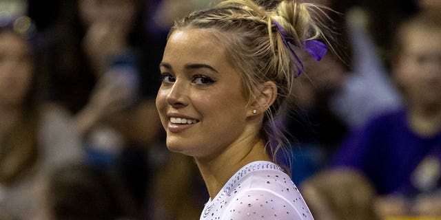 LSU's Olivia Dunne Staying Sharp In Offseason, Pulls Off Backflip On ...