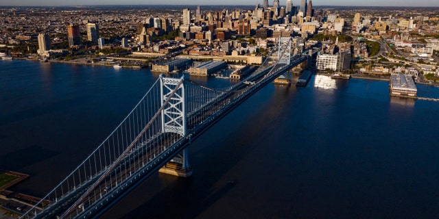 Aerial view of Ben Franklin Bridge, Philadelphia