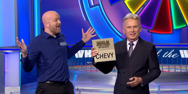 "Wheel of Fortune" player won a brand-new car during bonus round.