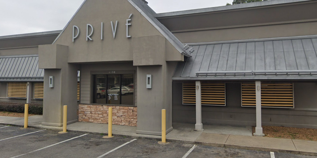 A shooting at the Brave Restaurant in Memphis left several people injured.