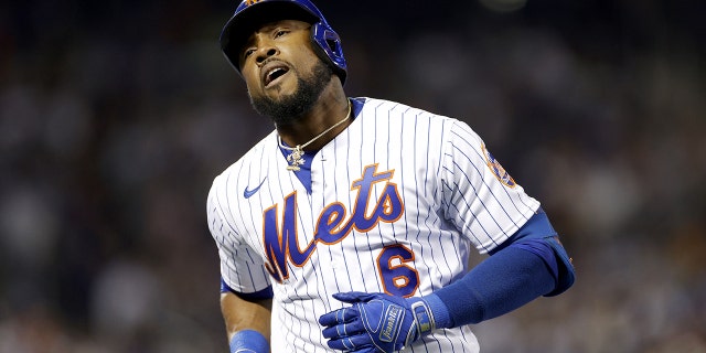 Starling Marte #6 dari New York Mets bereaksi setelah kalah melawan San Diego Padres selama inning keempat dalam game ketiga National League Wild Card Series di Citi Field pada 09 Oktober 2022 di lingkungan Flushing di wilayah Queens di New Kota York.